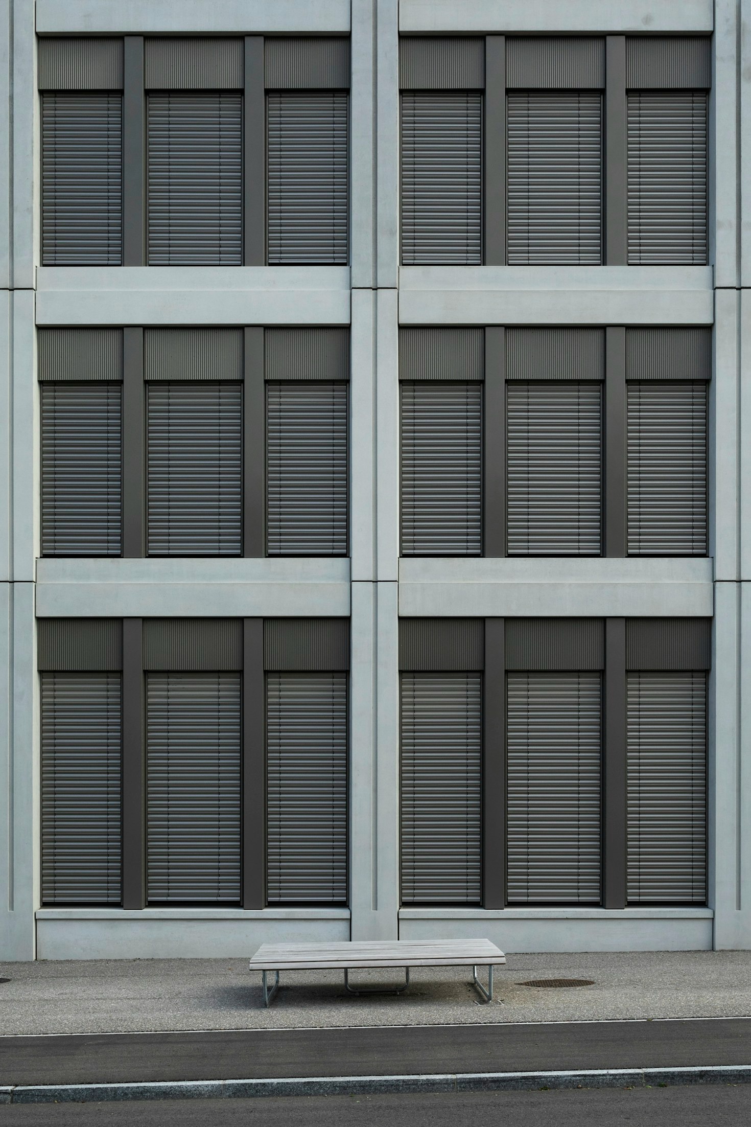 Transforma tu espacio con puertas de aluminio innovadoras
